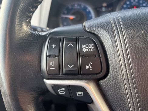 Used 2015 Toyota Sienna XLE Premium FWD image 17