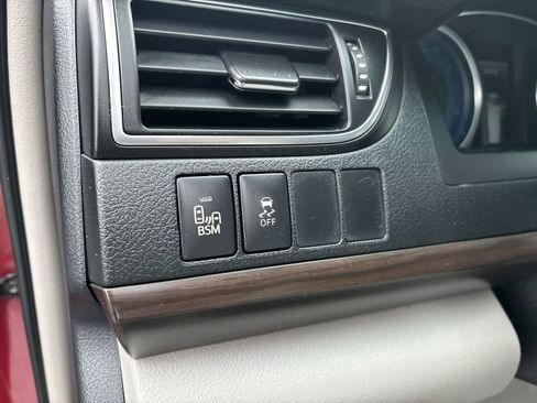 Used 2016 Toyota Camry XLE image 10