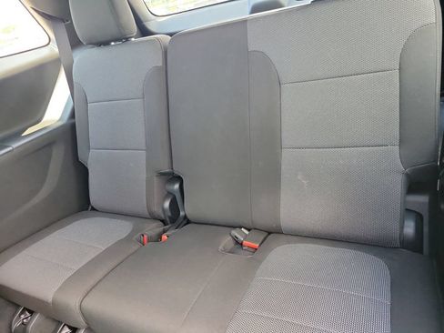 Used 2023 Chevrolet Traverse LT FWD image 12