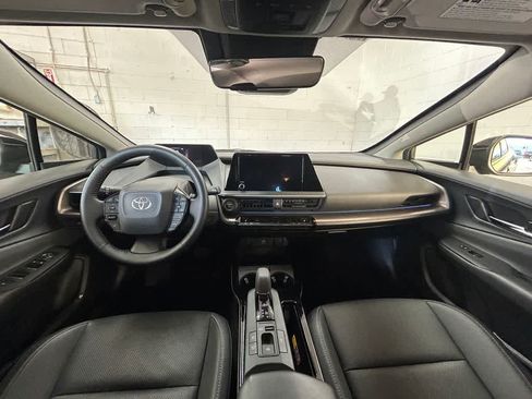 Used 2023 Toyota Prius XLE FWD image 10