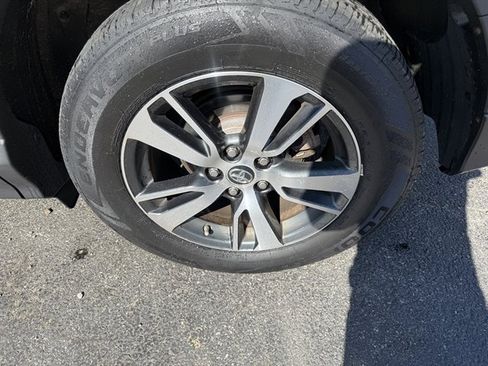 Used 2018 Toyota RAV4 XLE AWD/4WD image 31