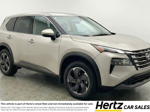 Used 2025 Nissan Rogue SV image 1