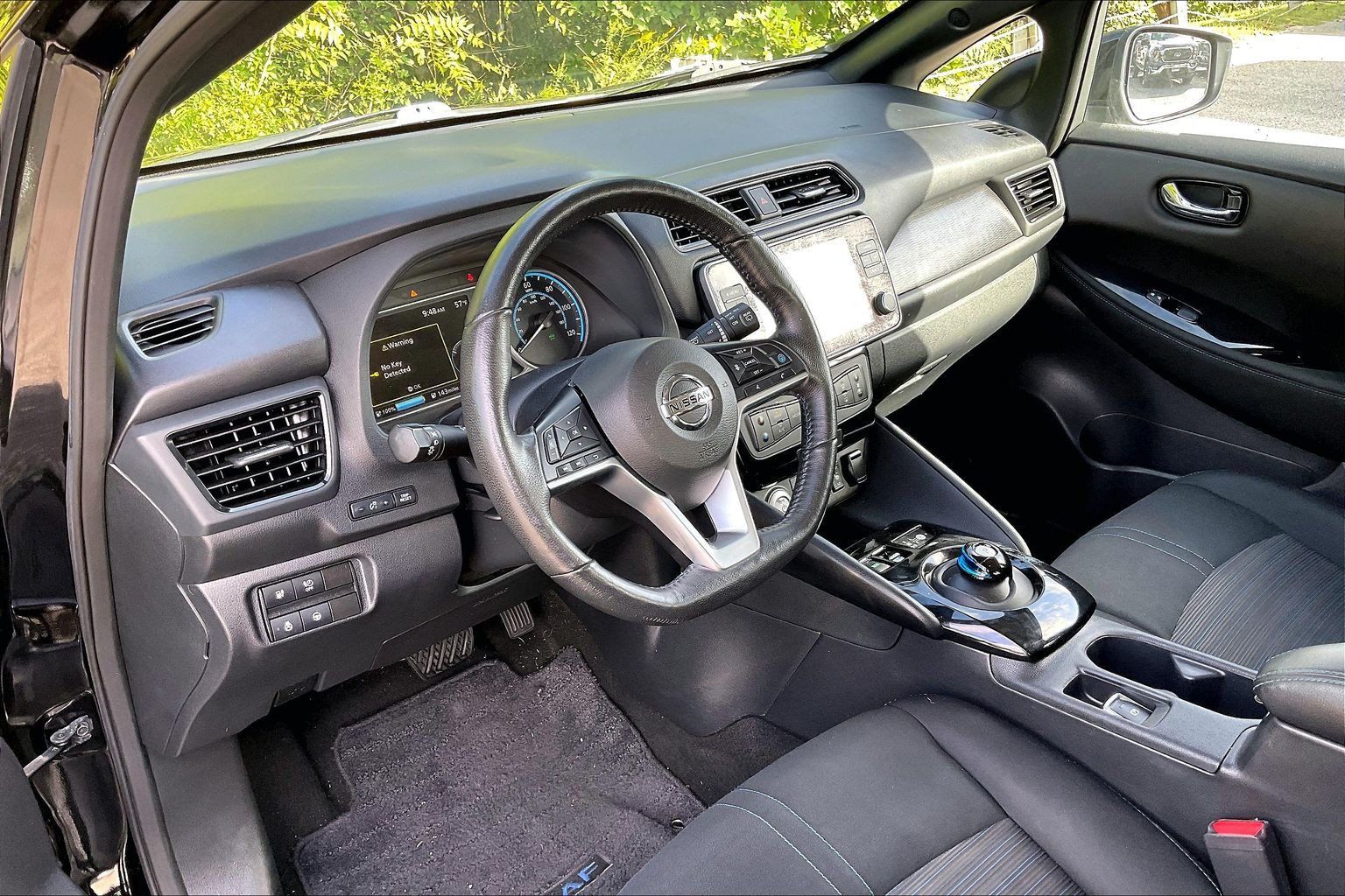 Used 2022 Nissan Leaf SV w/ SV Technology Package FWD image 14