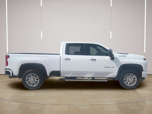 Used 2023 Chevrolet Silverado 2500 High Country w/ Safety Package II AWD/4WD image 9