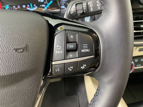 Used 2022 Ford Escape SEL image 17