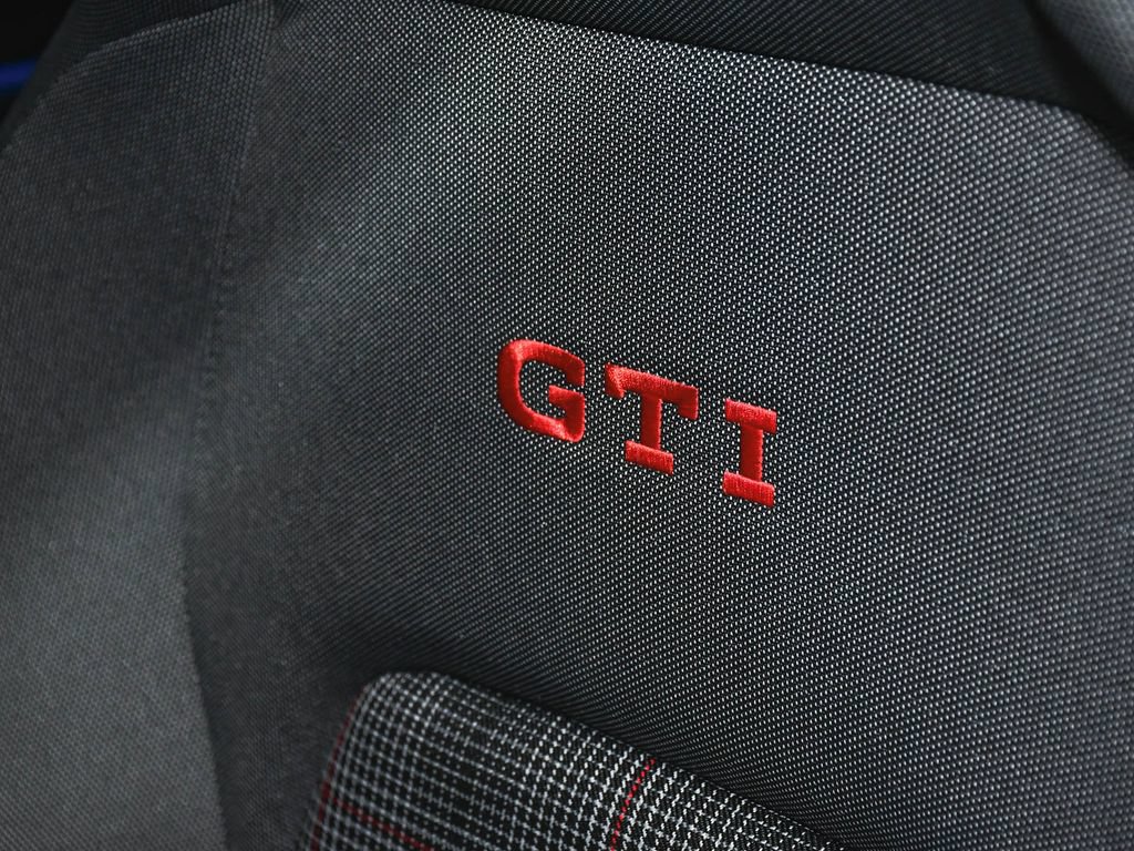 Used 2023 Volkswagen GTI 40th Anniversary Edition FWD image 39
