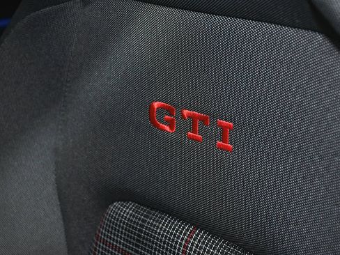 Used 2023 Volkswagen GTI 40th Anniversary Edition FWD image 39