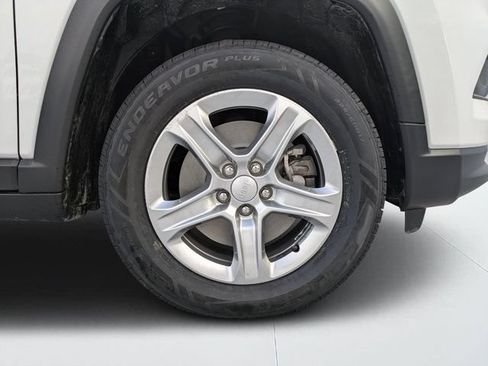 Used 2024 Jeep Compass Latitude AWD/4WD image 10