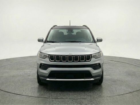 Used 2025 Jeep Compass Limited AWD/4WD image 2