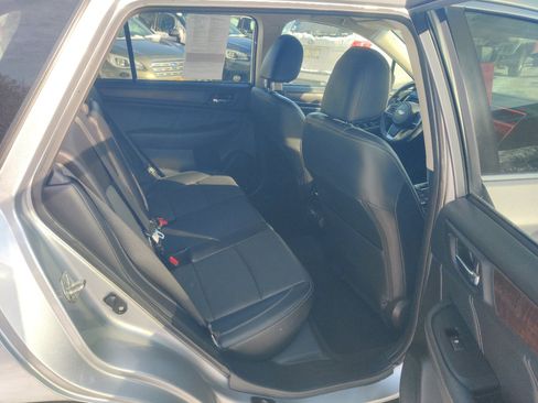 Used 2018 Subaru Outback 2.5i Limited image 16
