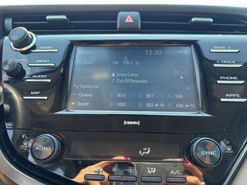 Used 2020 Toyota Camry LE image 15