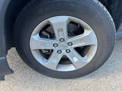 Used 2023 Honda Pilot LX image 2