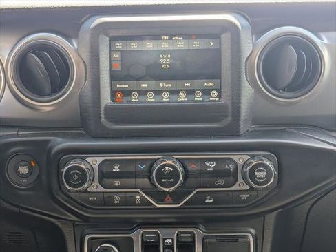Certified 2023 Jeep Gladiator Sport AWD/4WD image 15