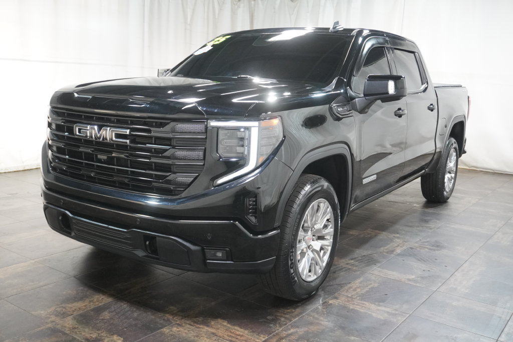 Used 2025 GMC Sierra 1500 Elevation w/ Elevation Premium Package AWD/4WD image 2