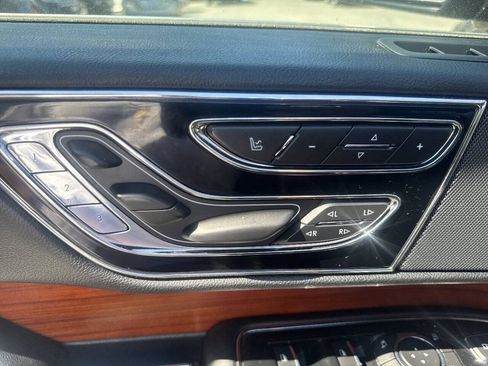 Used 2018 Lincoln Navigator Reserve w/ Technology Package AWD/4WD image 15