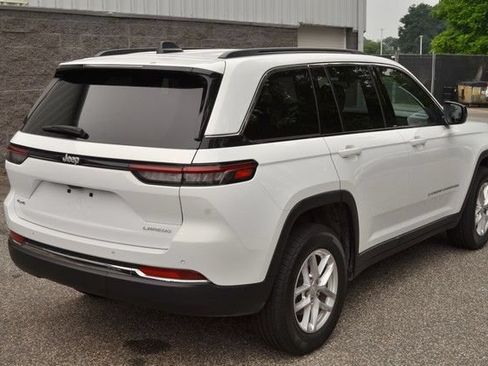 Used 2024 Jeep Grand Cherokee Laredo X w/ Luxury Tech Group I AWD/4WD image 8
