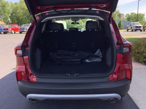 Used 2025 Ford Escape SE FWD image 6