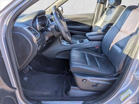 Used 2018 Jeep Grand Cherokee Limited image 15