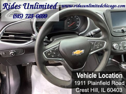 Used 2018 Chevrolet Malibu LT image 17