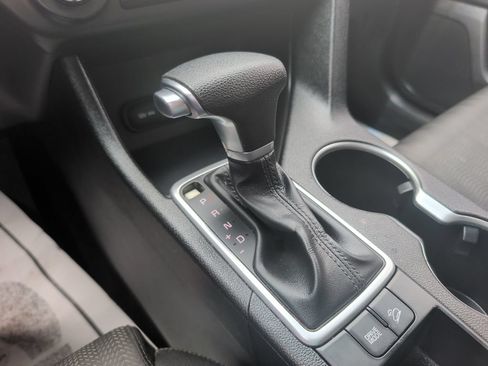 Used 2020 Kia Sportage LX FWD image 16