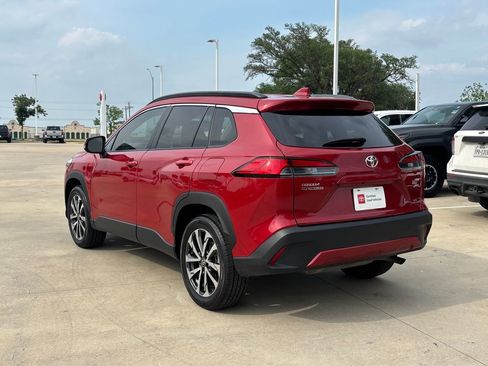 Certified 2023 Toyota Corolla Cross XLE w/ Convenience Package AWD/4WD image 4