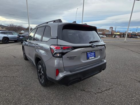 Used 2025 Subaru Forester Premium w/ Convenience Package #1 image 3