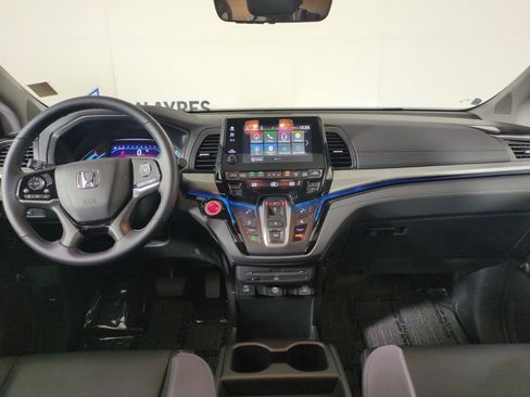 Certified 2024 Honda Odyssey Touring image 16