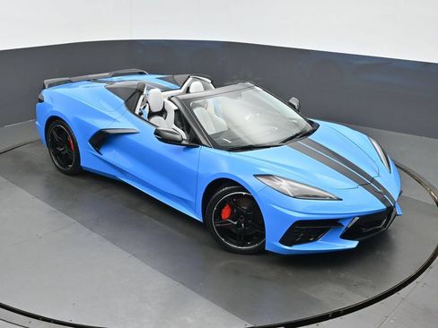Used 2022 Chevrolet Corvette Stingray Premium Conv w/ Z51 Performance Package RWD image 32