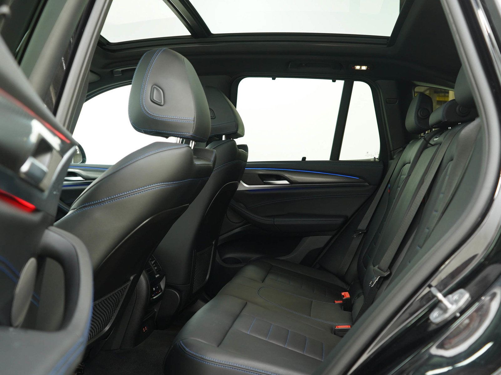 Used 2024 BMW X3 M40i AWD/4WD image 16