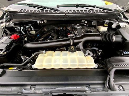 Used 2023 Ford Expedition XLT image 28