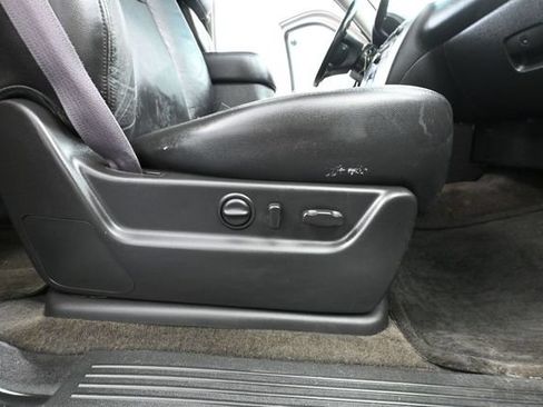 Used 2012 GMC Yukon XL SLT w/ SLT-2 Equipment Package AWD/4WD image 49