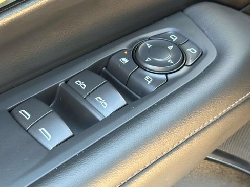 Used 2026 Chevrolet Suburban LT w/ Comfort Package AWD/4WD image 16