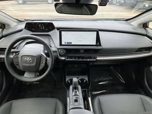 Used 2025 Toyota Prius XLE image 19