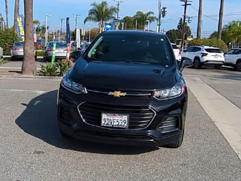 Used 2022 Chevrolet Trax LS w/ Tint and Cruise Package image 3