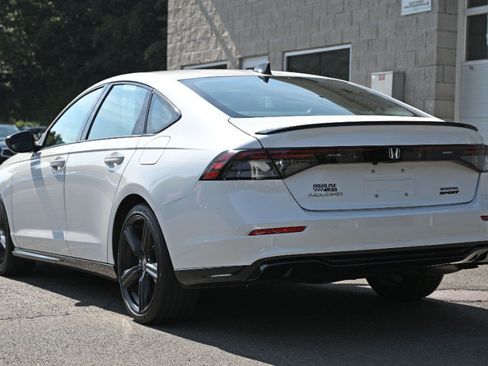 Used 2023 Honda Accord Sport image 3