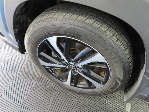 Used 2024 Toyota Corolla Cross AWD Hybrid image 6