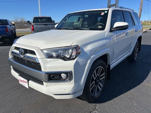 Used 2019 Toyota 4Runner Limited image 9