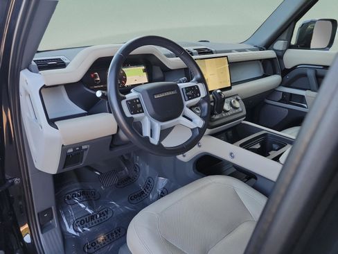 Used 2024 Land Rover Defender 130 S image 13