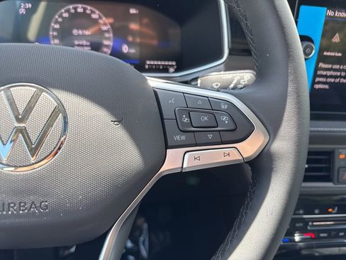 New 2026 Volkswagen Taos SE FWD image 37