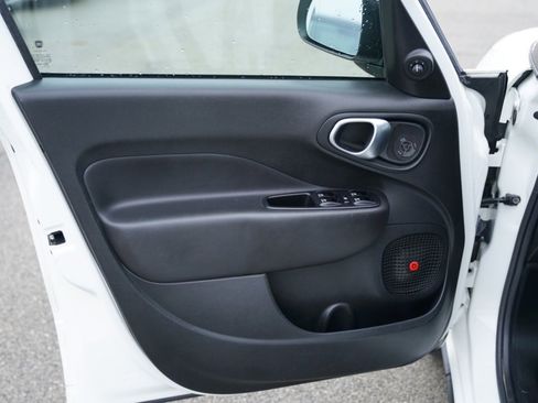 Used 2019 FIAT 500L Trekking image 18