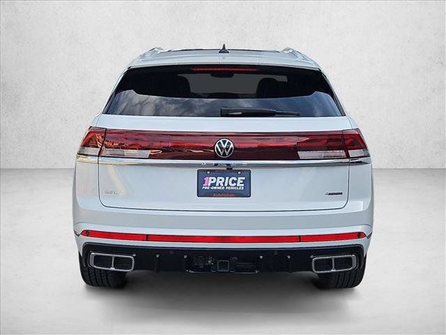 Used 2024 Volkswagen Atlas Cross Sport SEL R-Line AWD/4WD image 7
