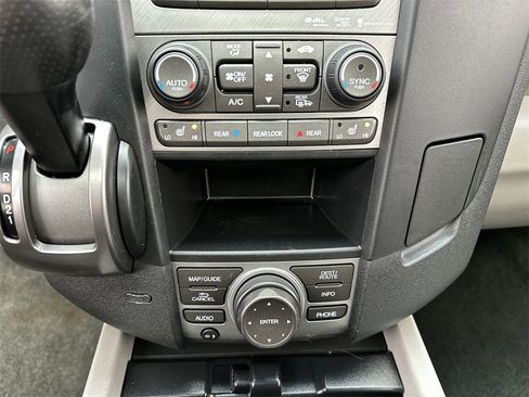 Used 2015 Honda Pilot Touring image 19