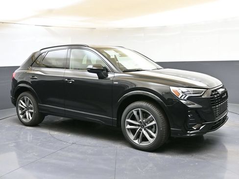 Used 2025 Audi Q3 2.0T Premium w/ Convenience Package AWD/4WD image 7
