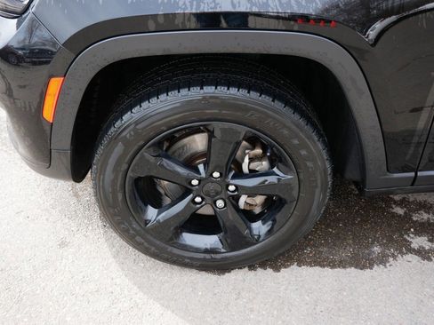 Used 2021 Jeep Grand Cherokee L Laredo image 9