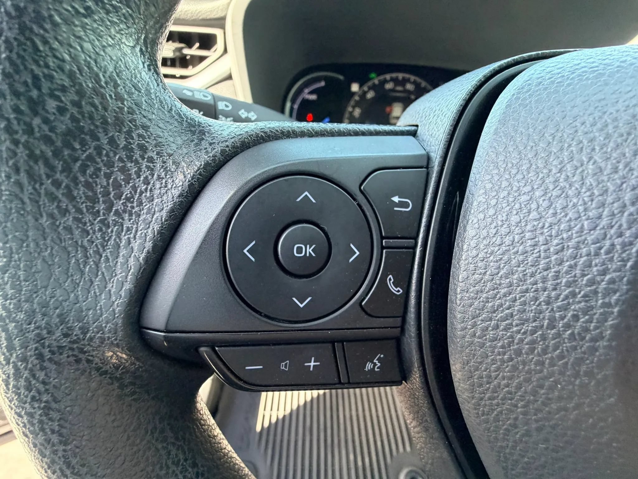 Used 2024 Toyota RAV4 XLE w/ Convenience Package AWD/4WD image 13