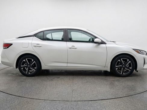 Used 2025 Nissan Sentra SV image 11