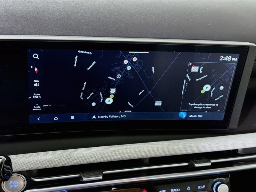 Certified 2025 Hyundai Santa Cruz Limited AWD/4WD image 8