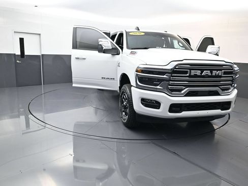 Used 2026 RAM 2500 Laramie AWD/4WD image 33
