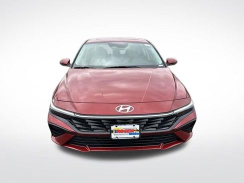 New 2025 Hyundai Elantra Limited FWD image 9