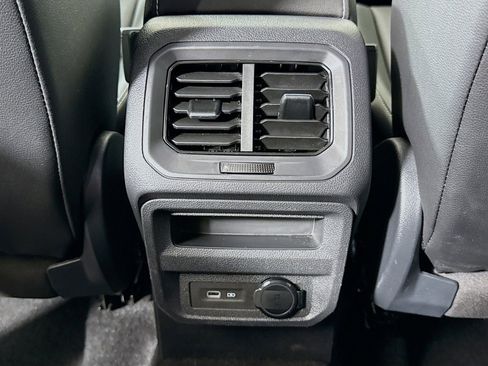 Used 2023 Volkswagen Tiguan SE image 23